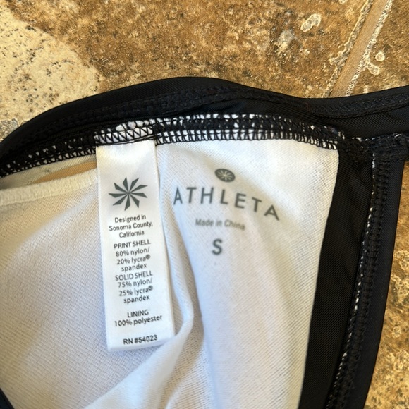 Women’s Athleta swimsuit bikini top Size Small - Picture 2 of 5
